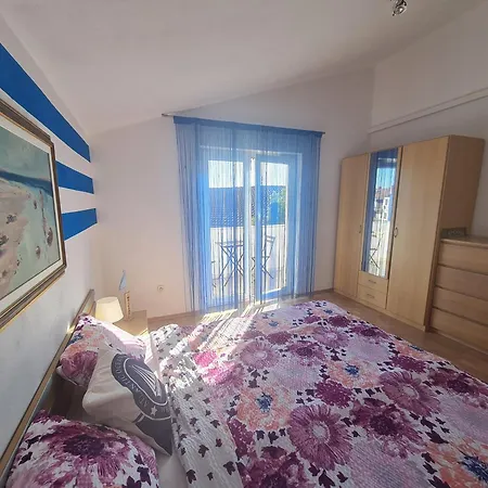 Elena Apartmán